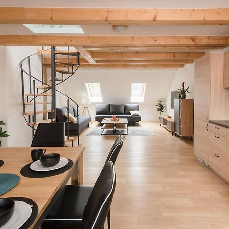 Ayni Apartman Semily Luaran gambar
