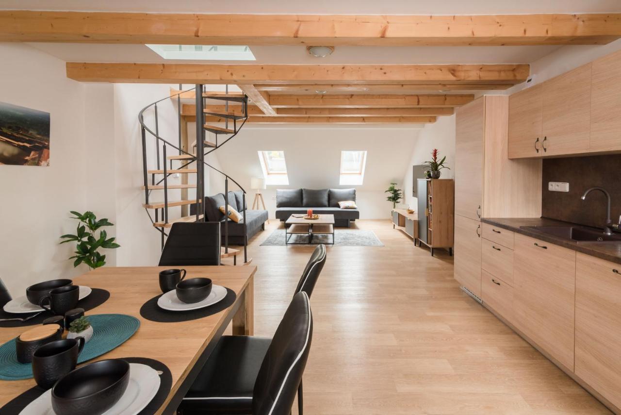 Ayni Apartman Semily Luaran gambar