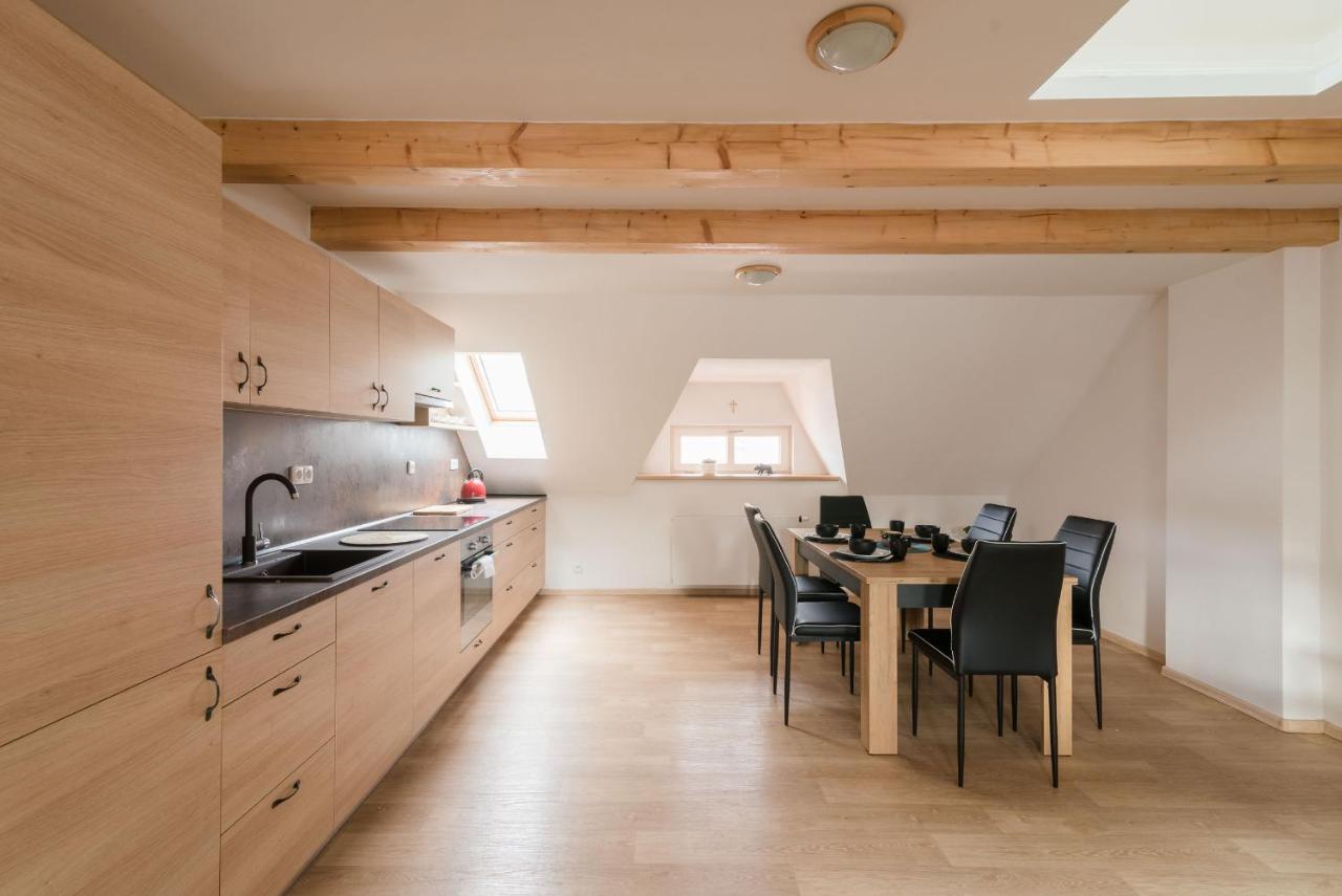 Ayni Apartman Semily Luaran gambar
