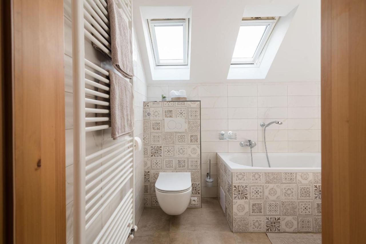 Ayni Apartman Semily Luaran gambar